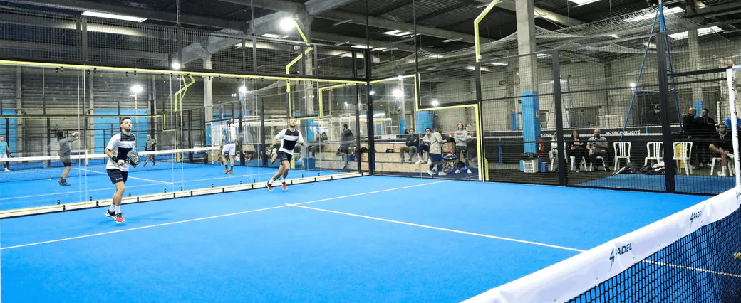 Terrain indoor du 4PADEL Mérignac