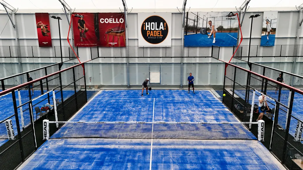 Hola Padel — vue du club de padel